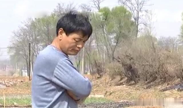 女鄰居老公去世，丈夫住女鄰居家三年，女鄰居：他是來幫忙種地的