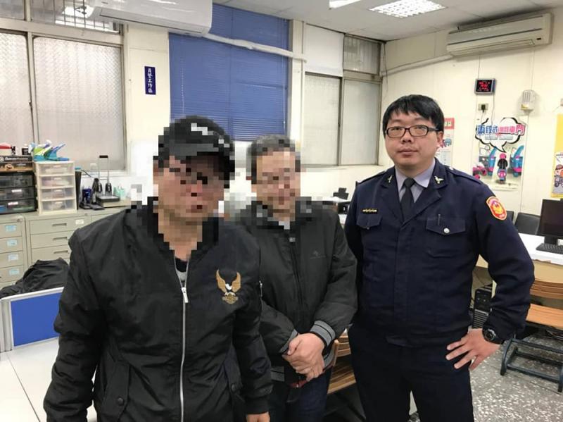 欠債不敢回家，淪落街頭10年！街友聞母死訊崩潰痛哭，哥哥帶他回家團圓～