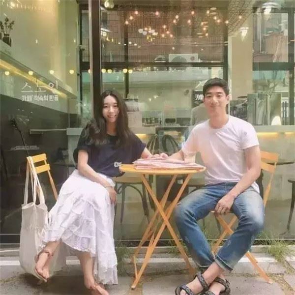 小夫妻「只用同一種姿勢」IG紅翻天！結婚3年甜蜜到大贏其他夫妻