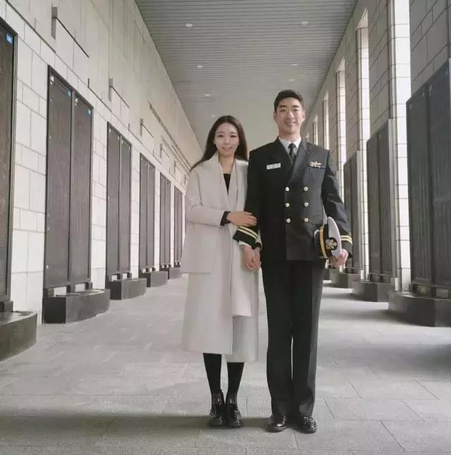 小夫妻「只用同一種姿勢」IG紅翻天！結婚3年甜蜜到大贏其他夫妻