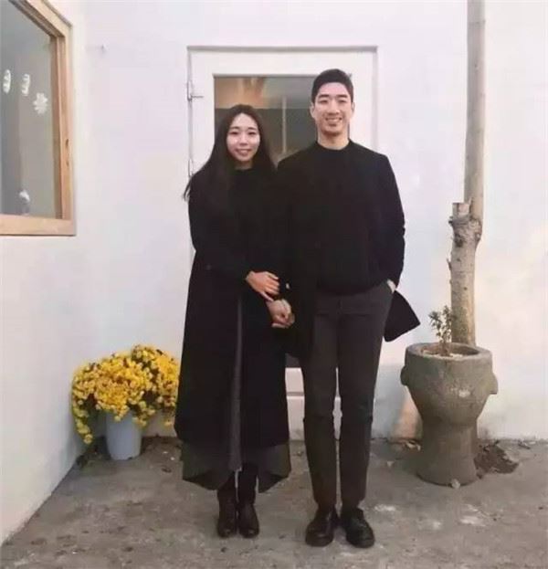 小夫妻「只用同一種姿勢」IG紅翻天！結婚3年甜蜜到大贏其他夫妻