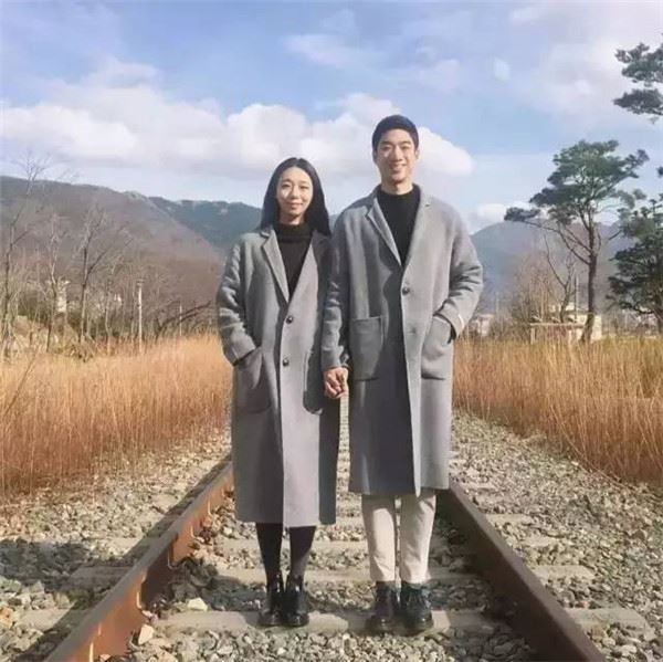 小夫妻「只用同一種姿勢」IG紅翻天！結婚3年甜蜜到大贏其他夫妻