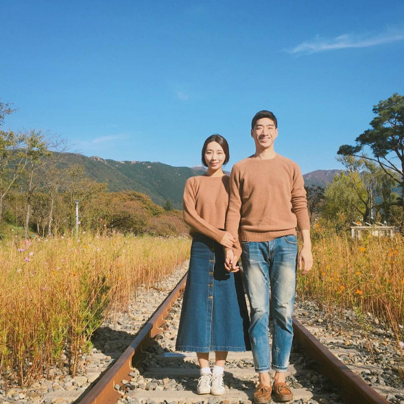 小夫妻「只用同一種姿勢」IG紅翻天！結婚3年甜蜜到大贏其他夫妻