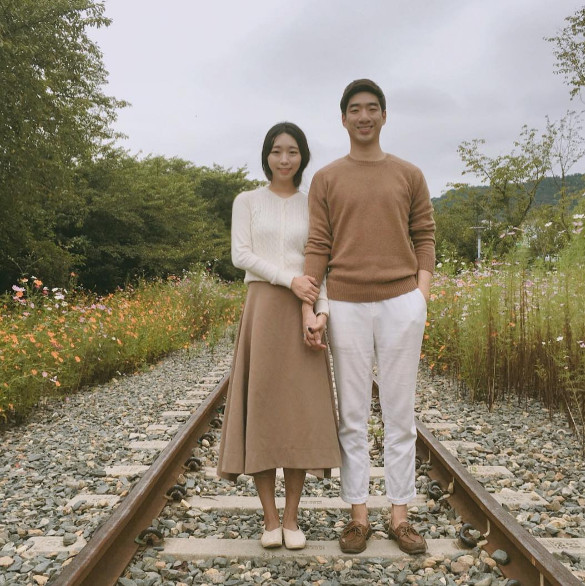 小夫妻「只用同一種姿勢」IG紅翻天！結婚3年甜蜜到大贏其他夫妻