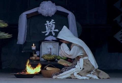 父親去世，俺回村奔喪，夜裡陪嫂子守靈，無意聽見她夢語，報了警