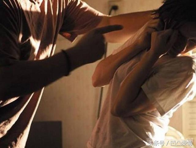 弟媳見不得我過的好到處使絆子，被弟弟趕出來求我幫忙，該幫嗎？