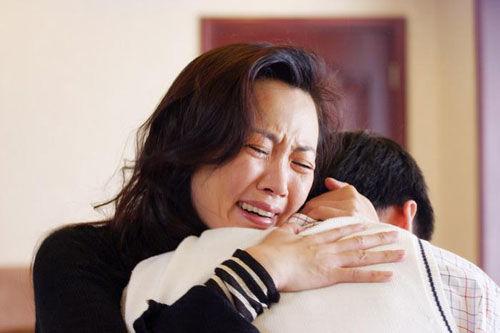 你媽去你哥家住半年你哥離婚了，現在你接她來咱家，你也想離婚嗎