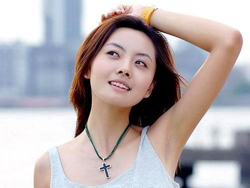 帶孩子三年我成了黃臉婆，前夫嫌棄而離婚，五年後再遇他當場愣住