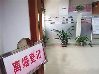 老婆非洲出差三月，回來後拒絕和我同房，弄清原因，我怒提離婚！