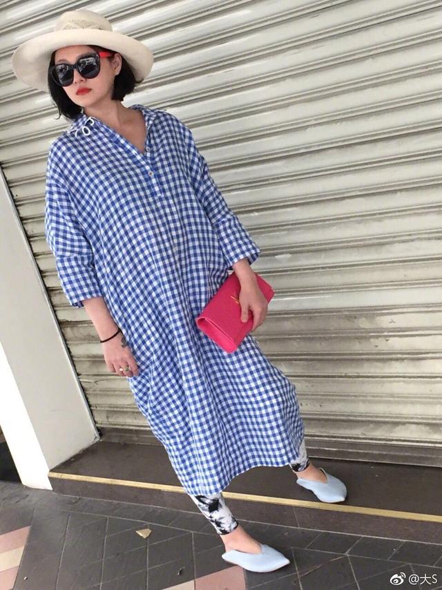 大s汪小菲一家普吉島度假，42歲大s又瘦又美宛若少女,網友：腿怎麼了？