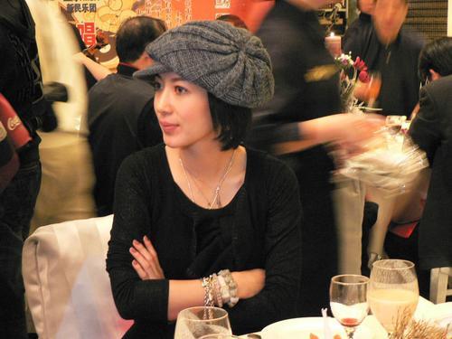  齊秦與雅雅忘年戀近照曝光，兒女雙全，女兒六歲美麗似媽媽