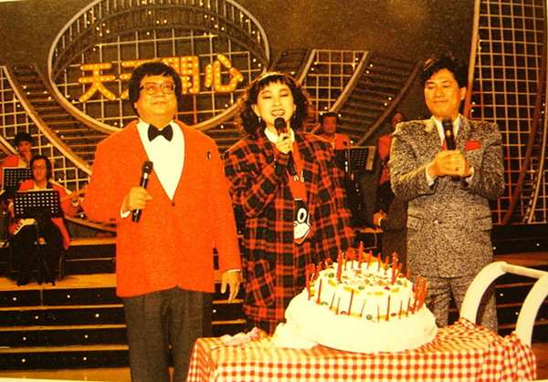 記得《天天開心》最美主持人「司馬玉嬌」嗎！跟老公兩度離婚，最後精神錯亂酒醉跌倒破相！！