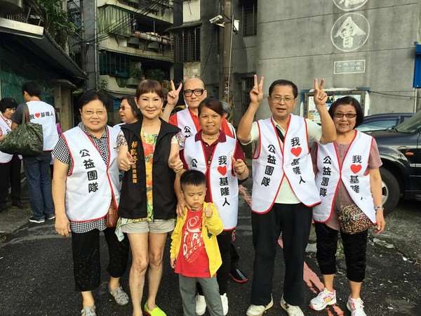 記得《天天開心》最美主持人「司馬玉嬌」嗎！跟老公兩度離婚，最後精神錯亂酒醉跌倒破相！！