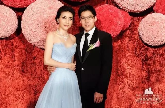為何相貌平平的郭晶晶能嫁入豪門？原來是因為霍啟剛有一個怪癖！
