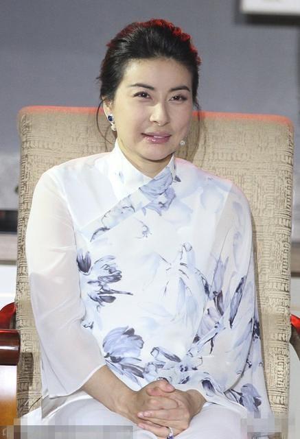 為何相貌平平的郭晶晶能嫁入豪門？原來是因為霍啟剛有一個怪癖！