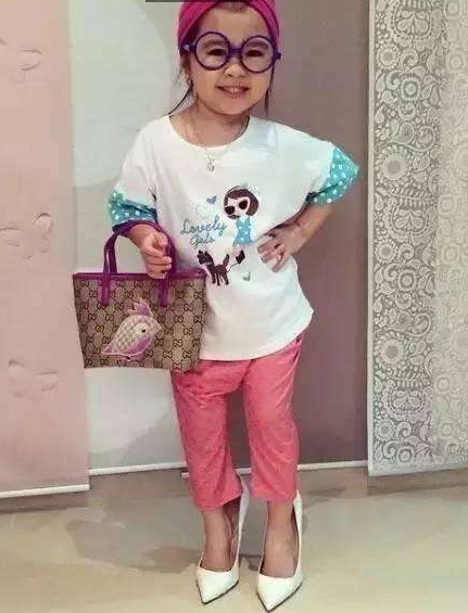 5歲小女孩太萌「收服阿拉伯土豪」全家被接過去住，「現在長相曝光」網直呼：最年輕的富婆！