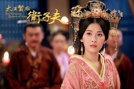 她為陳冠希打掉過兩次孩子，同時與10位豪門交往，簽定生子協議