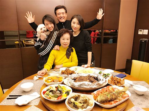 檢場被爆「過年不想陪李翊君回娘家」！原來全因丈母娘「家中習俗」讓他大呼太驚恐