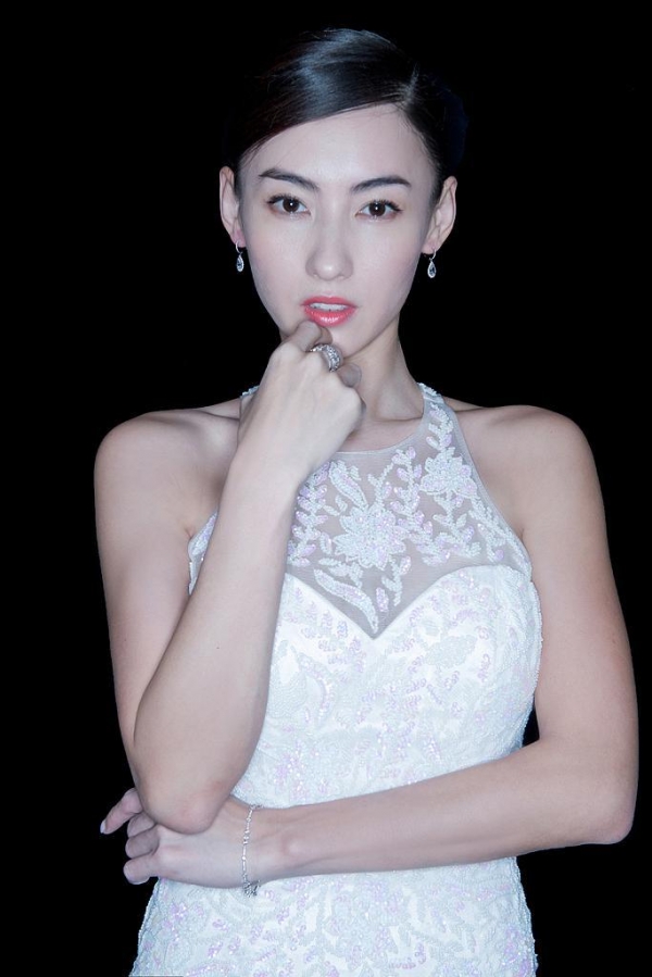 離婚六年，張柏芝終於揭穿和謝霆鋒離婚真相，這下王菲心虛了！