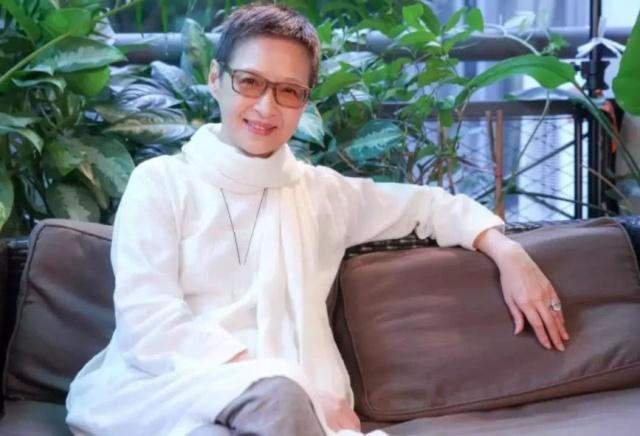 曾與林青霞齊名！27歲與李敖「百日婚姻」41歲未婚生女 ，65歲成為「絕世而立的優雅女人」活出自我！