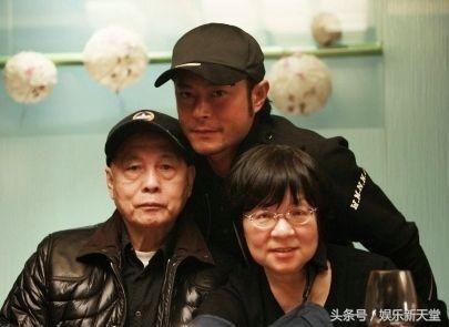 古天樂堅持「與家人同住」每年帶父母旅行，把「照顧爸媽」視為理所當然孝行被推崇！