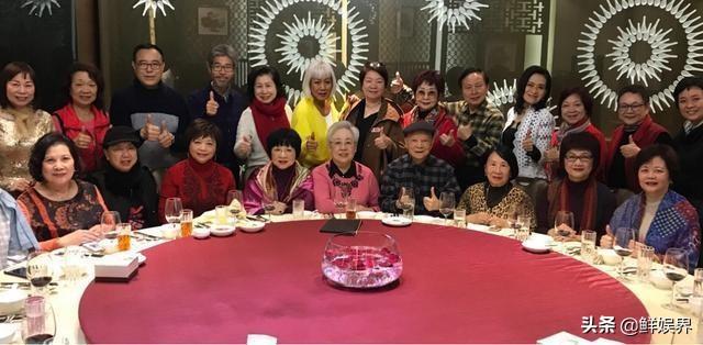 古天樂堅持「與家人同住」每年帶父母旅行，把「照顧爸媽」視為理所當然孝行被推崇！