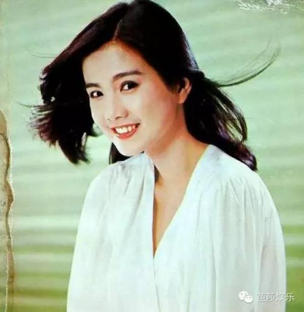  她18歲就紅遍台灣，24歲放棄事業跟富豪私奔，30歲不顧子宮出血救下被綁丈夫...原來她就是...