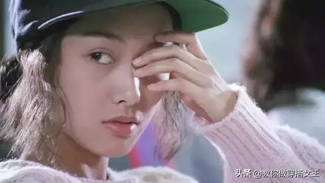 看看朱茵張曼玉25年前的穿搭，甩現在很多女星一條街！