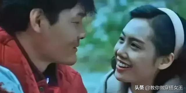 看看朱茵張曼玉25年前的穿搭，甩現在很多女星一條街！