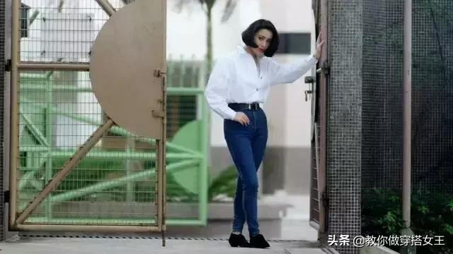 看看朱茵張曼玉25年前的穿搭，甩現在很多女星一條街！