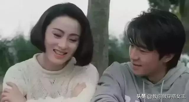 看看朱茵張曼玉25年前的穿搭，甩現在很多女星一條街！