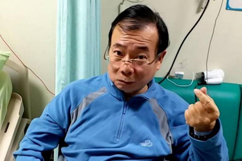 住院一個月！廖峻兒子哽咽喊：「爸爸過年無法回家」　蠟燭兩頭燒「曝最新病況」：真的笑不出來！