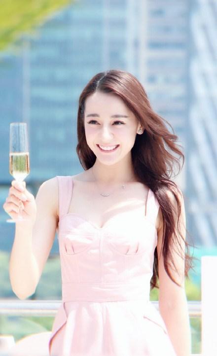 6位女星的小粉裙，趙麗穎甜美，baby少女，但都輸給了她！