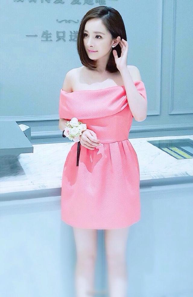 6位女星的小粉裙，趙麗穎甜美，baby少女，但都輸給了她！