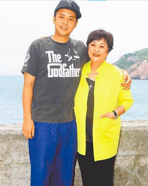 隱藏22年，77歲劉家昌近照曝光認不出，豪言捐出全部財產，一分不留給後代，網友：有問過甄珍的想法嗎？