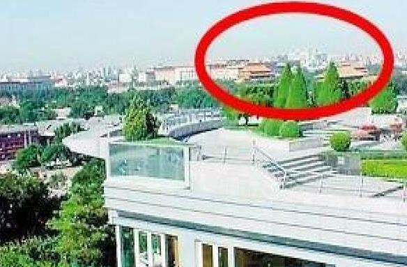 她23歲嫁入豪門，每天跪地為婆婆洗腳，老公被曝欠6900萬外債，如今複出拍戲只為尊嚴