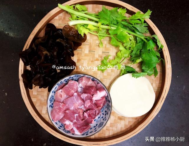 用此餡包餃子，鮮嫩多汁，補血潤燥，怎麼吃都不膩，多吃不胖！