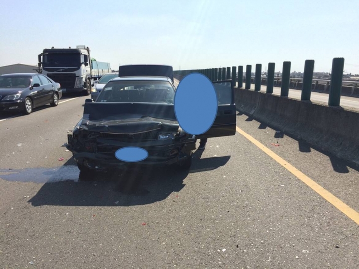 大過年的被撞...心痛 - 動研室七嘴八舌區 - 汽車討論區