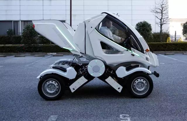 有了這輛會「變形」的小車，以後就不怕堵車了！