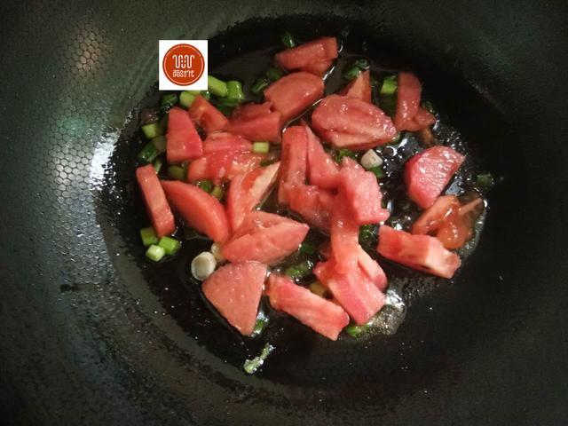 開胃益智的一道家常菜，5分鐘出鍋，酸甜脆爽好下飯，孩子就愛吃