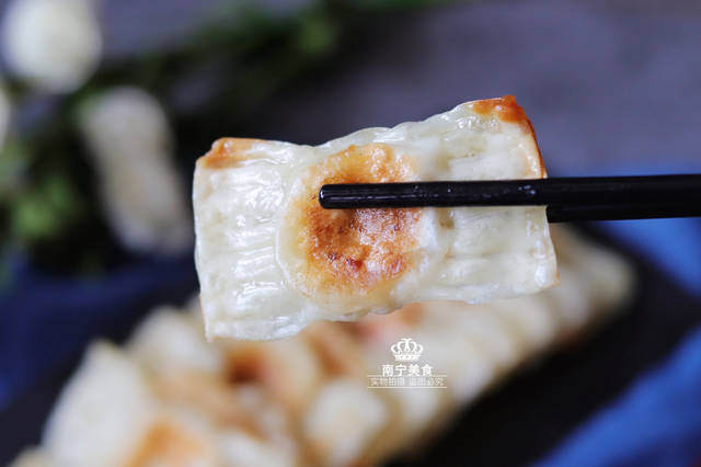 一根香蕉、一打餛飩皮，包一包，煎一煎，就可以做出一盤美味小吃