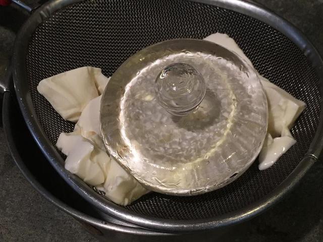 土豆別只知道炒著吃，教你一個新吃法，外酥里嫩，兒子天天都想吃