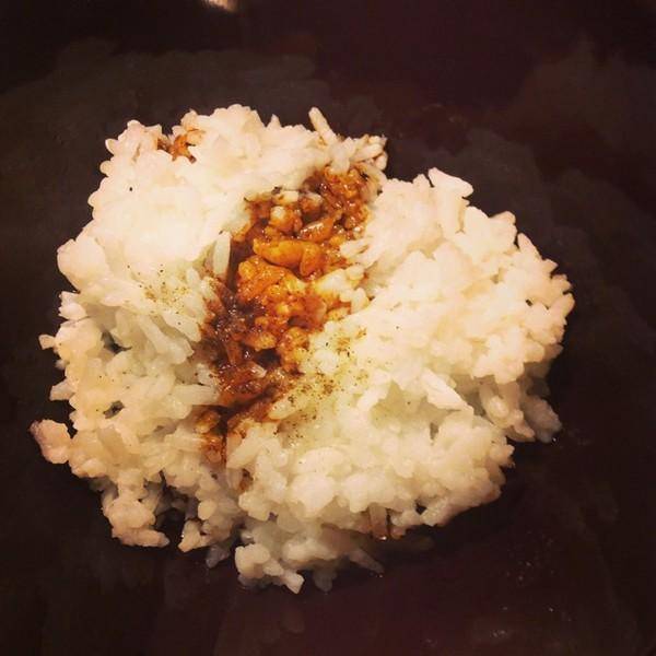 「剩米飯」不要再做蛋炒飯了，教你一個新做法，老人孩子都愛吃