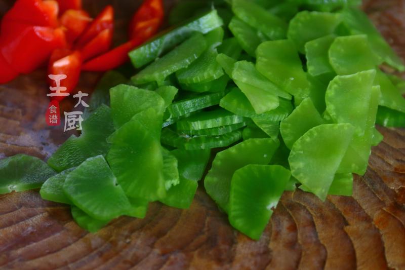 萵筍炒五花肉的正確做法，好吃又簡單，新手都能做