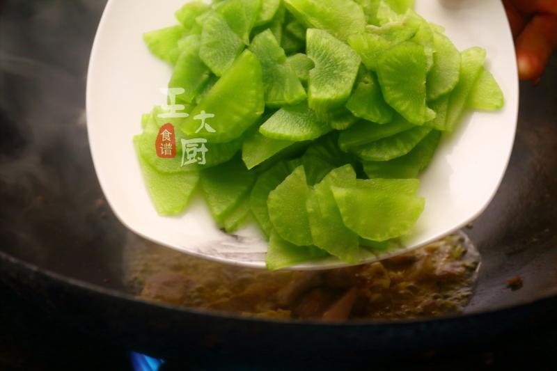 萵筍炒五花肉的正確做法，好吃又簡單，新手都能做