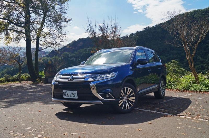 覺得不輸！Ford KUGA 環景動勁版vs. 19年式Mitsubishi Outlander | 深度報導