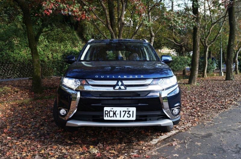 覺得不輸！Ford KUGA 環景動勁版vs. 19年式Mitsubishi Outlander | 深度報導