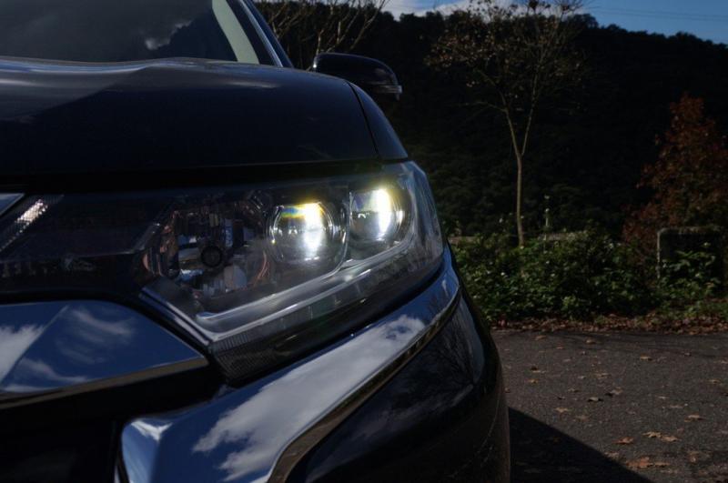 覺得不輸！Ford KUGA 環景動勁版vs. 19年式Mitsubishi Outlander | 深度報導