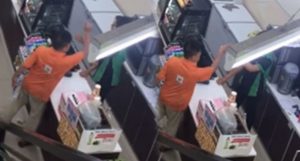 6個國中生拿著棒球棍「恐嚇超商店員」，店員一臉淡定得說：「我已經撂人來了」！看到來人後大家讚嘆不已！