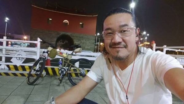 前妻罹癌後被男友拋棄，陳為民堅持陪伴在身邊到她離世，只為了這句「25年前的誓詞」!讓網友稱讚:不愧是真男人!